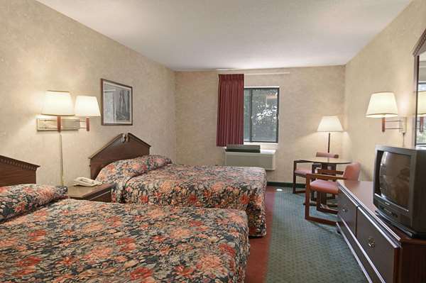  - Days Inn Salina - I-70, Exit 252