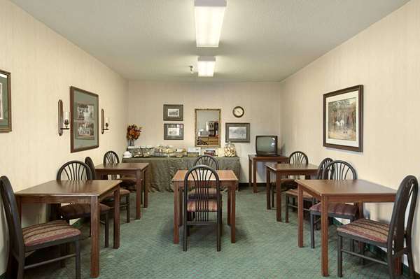  - Days Inn Salina - I-70, Exit 252