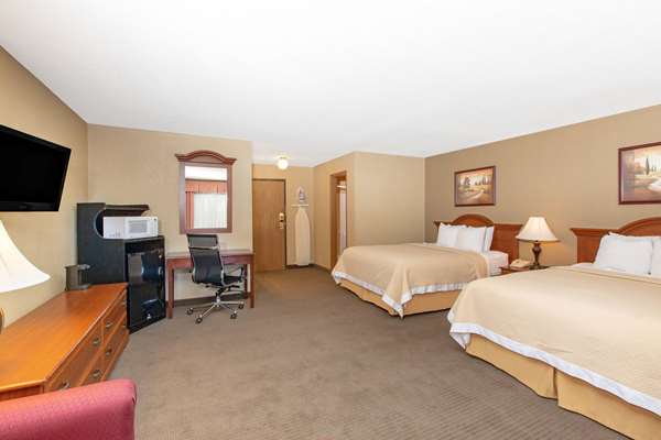Suite - Days Inn Salina - I-70, Exit 252