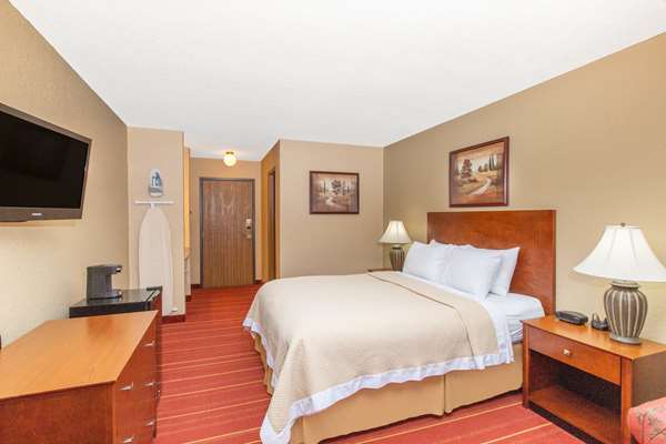  - Days Inn Salina - I-70, Exit 252