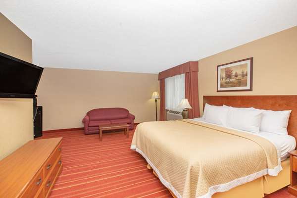 Suite - Days Inn Salina - I-70, Exit 252