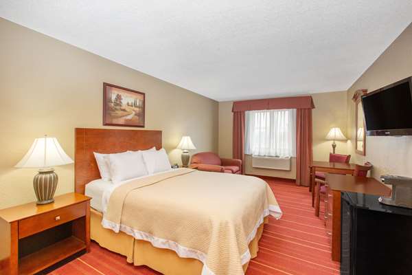  - Days Inn Salina - I-70, Exit 252