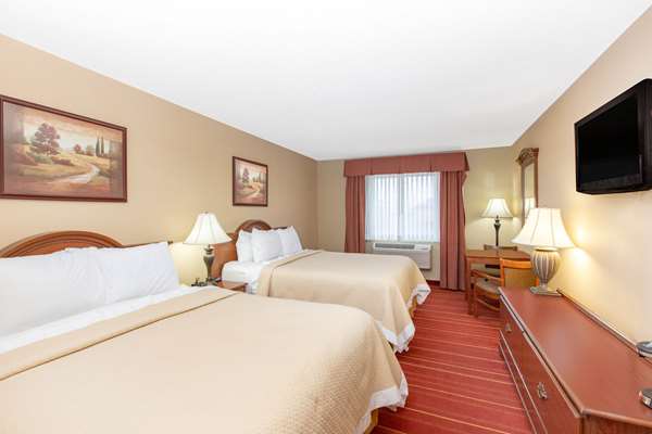 - Days Inn Salina - I-70, Exit 252