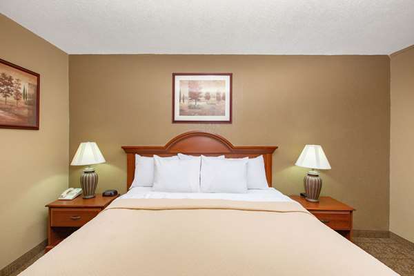  - Days Inn Salina - I-70, Exit 252