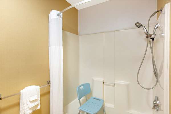  - Days Inn Salina - I-70, Exit 252