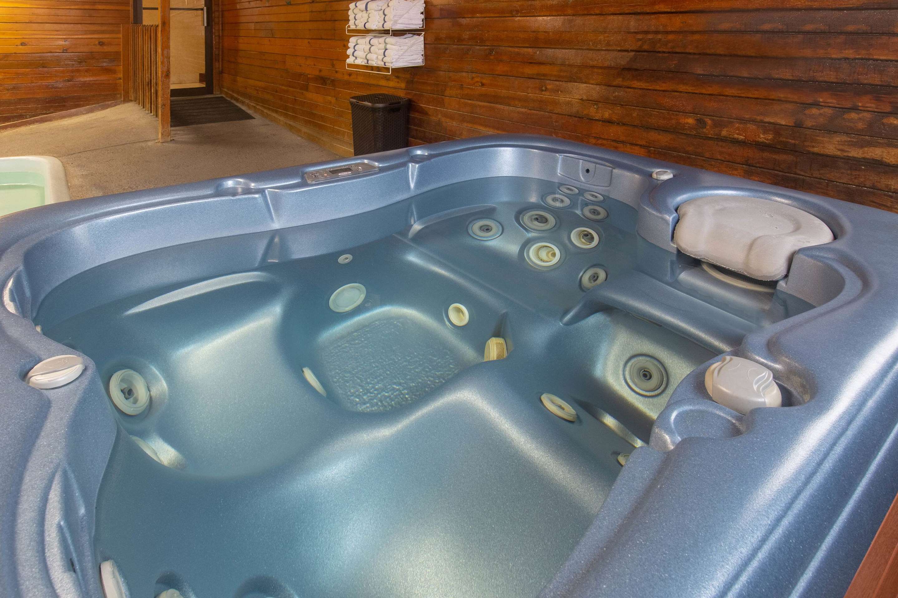 Pool | Days Inn by Wyndham Salina I-70