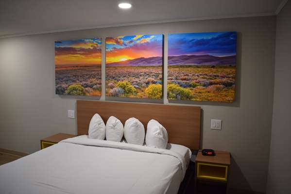 Suite - Days Inn Alamo San Antonio - I-37, Exit 141