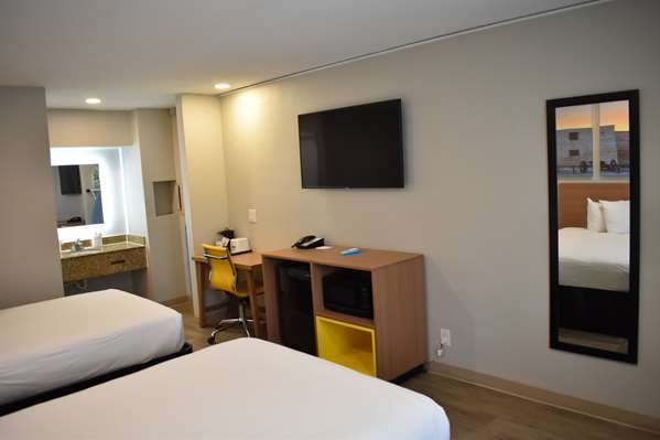  - Days Inn Alamo San Antonio - I-37, Exit 141