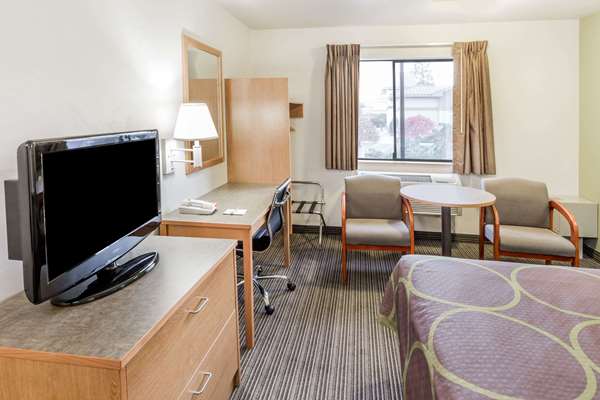  - Super 8 Hotel Bend