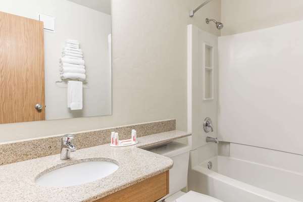  - Super 8 Hotel Bend