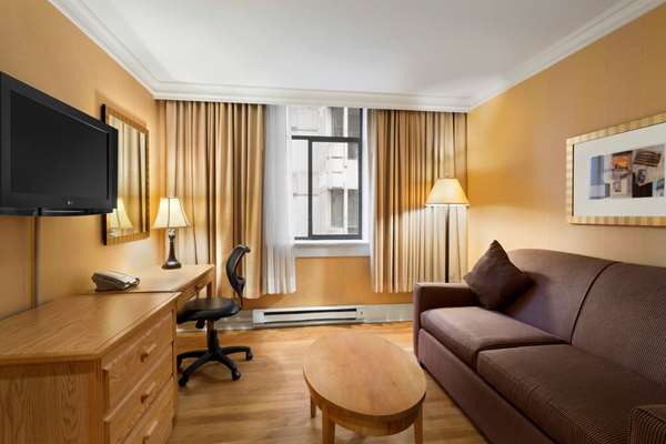 Suite - Days Inn Downtown Vancouver