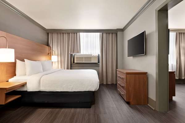 Suite - Days Inn Downtown Vancouver