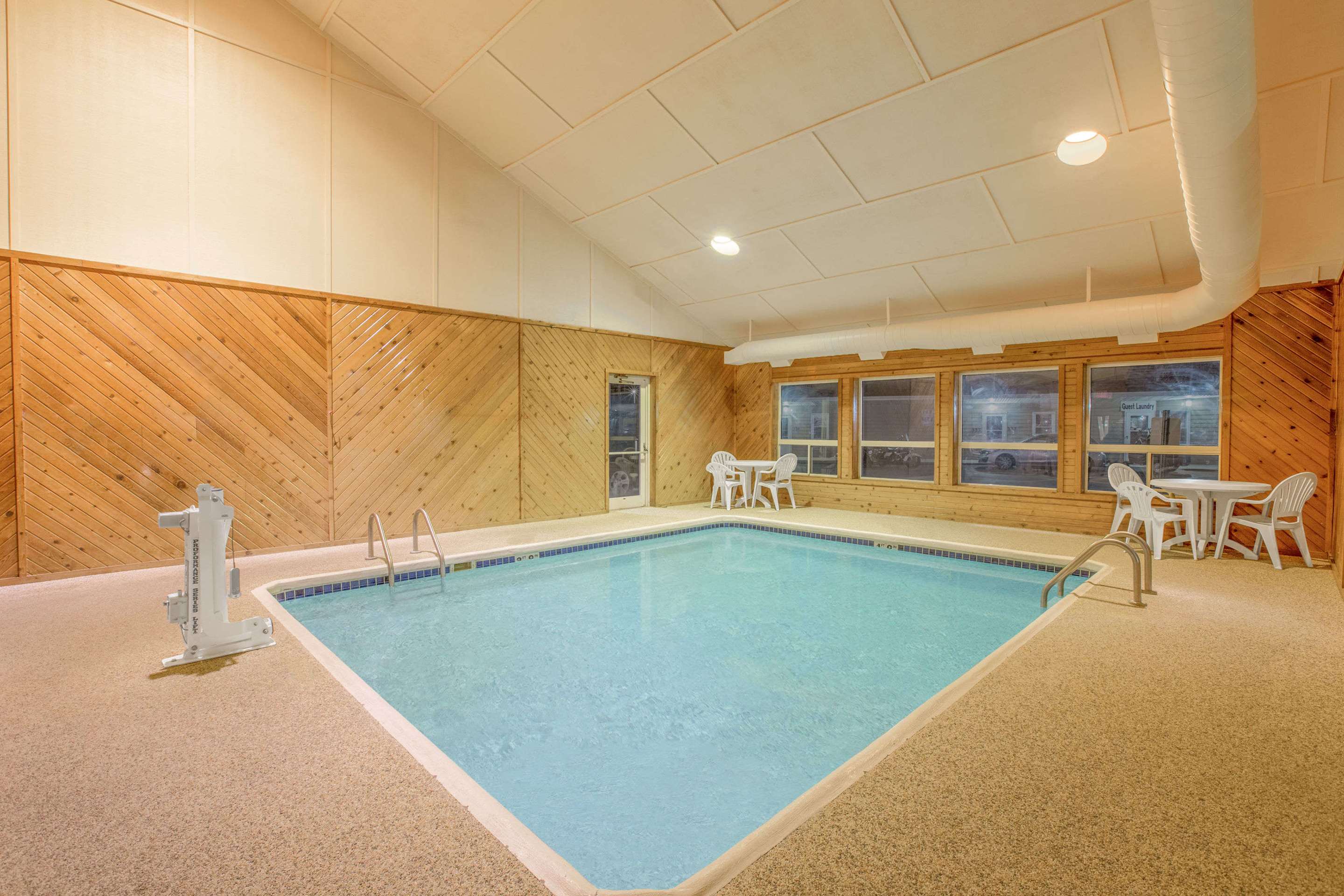 Pool | Days Inn by Wyndham Worthington