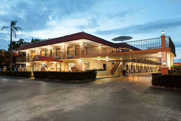 Exterior view - Days Inn Central Clearwater