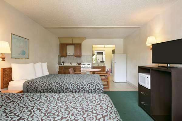  - Days Inn Central Clearwater