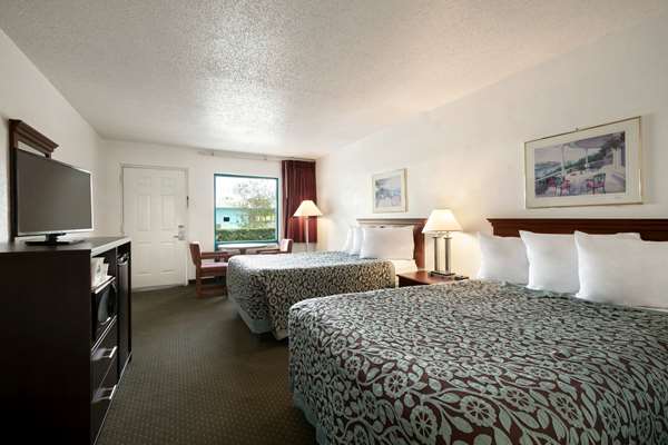  - Days Inn Central Clearwater