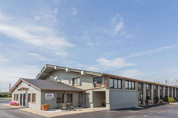 Exterior view - Days Inn West Allis - I-41 & I-894, Exit 1D