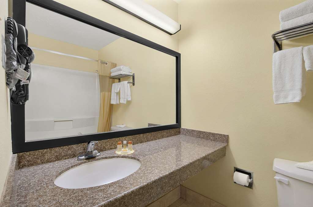 DAYS INN BY WYNDHAM BURLESON FT. WO-guestroom-Guest Room,Bathroom,On-Site.jpg