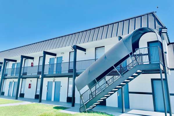 Exterior view - Days Inn Burleson