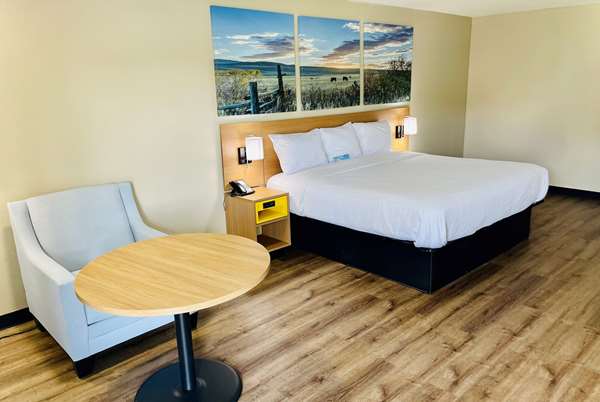  - Days Inn Burleson
