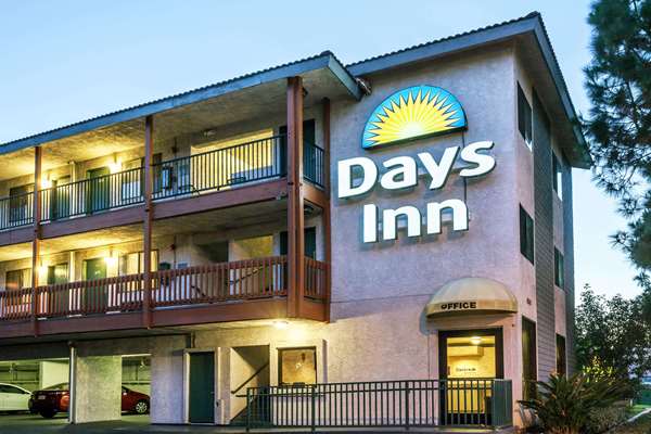 Exterior view - Days Inn Disneyland West Anaheim - I-5, Exit 110