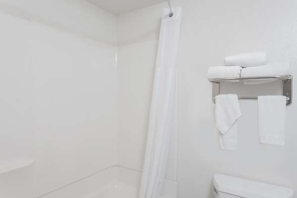  - Days Inn Disneyland West Anaheim - I-5, Exit 110