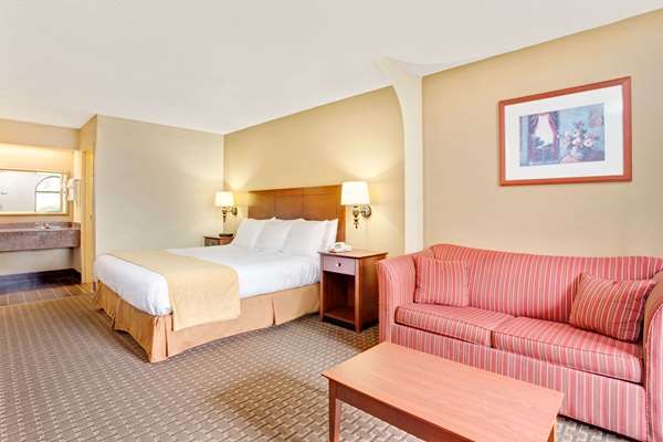  - Days Inn & Suites Stockbridge - I-75, Exit 228
