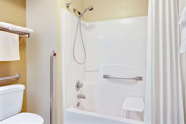  - Days Inn & Suites Stockbridge - I-75, Exit 228