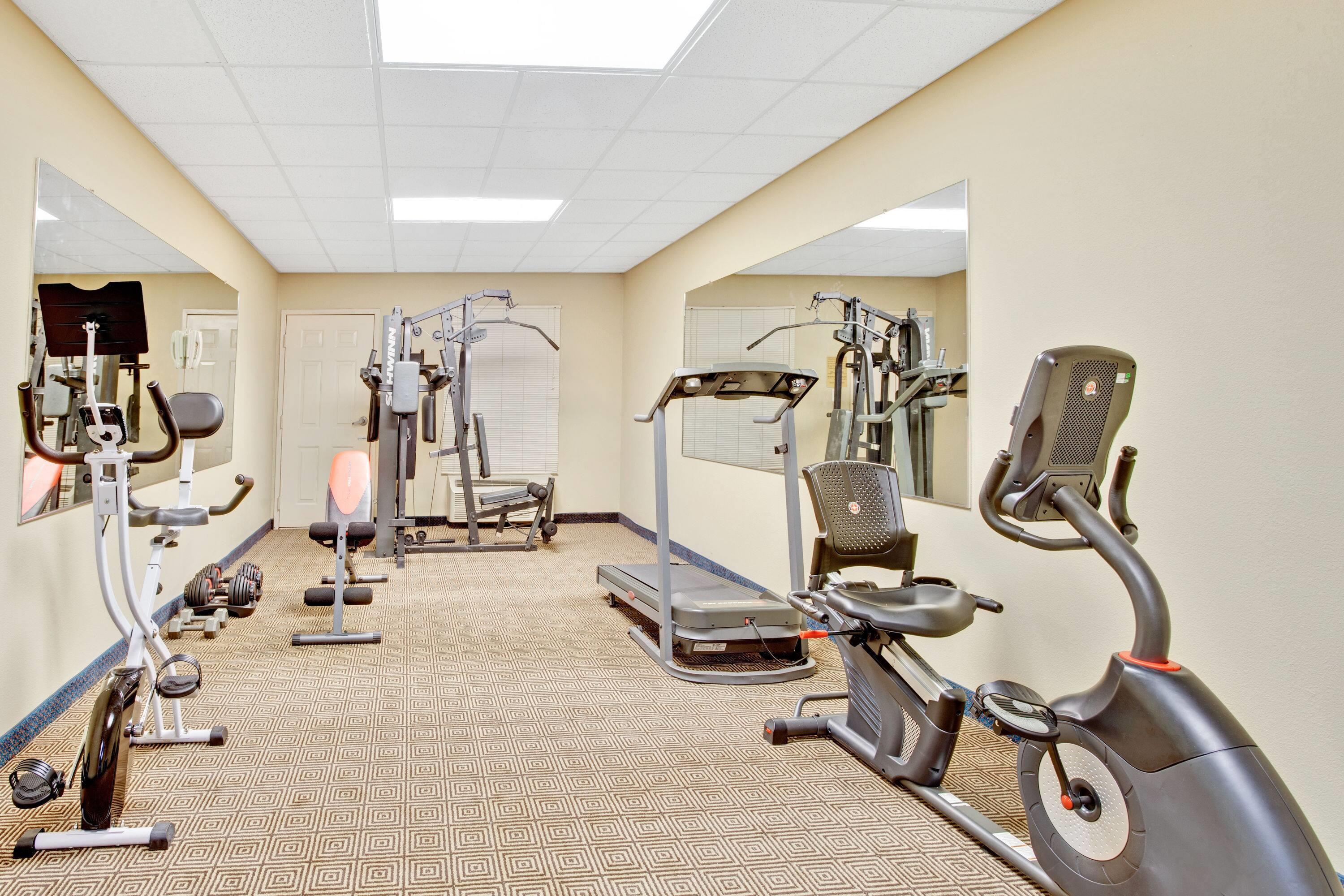 Fitness Center | Days Inn & Suites by Wyndham Stockbridge South Atlanta
