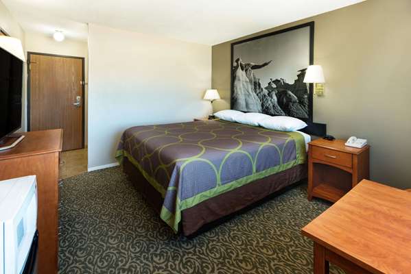  - Super 8 Hotel Clayton