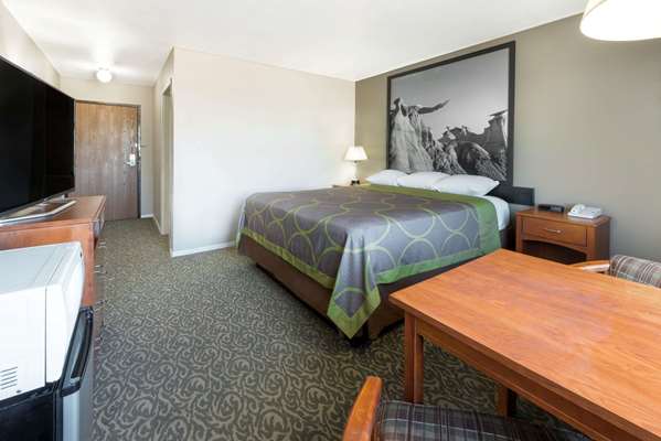  - Super 8 Hotel Clayton