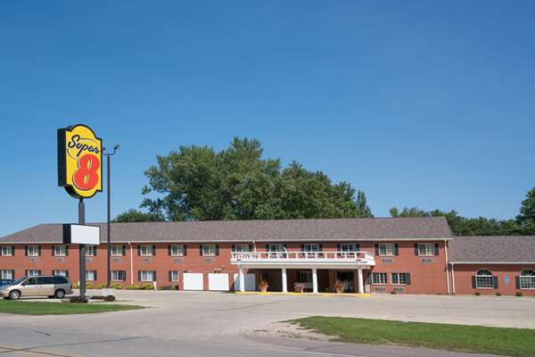 On-Site,Outdoor/Exterior,Exterior View of Building
