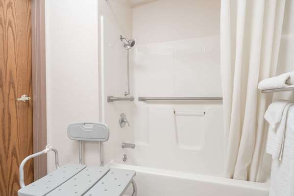  - Super 8 Hotel Sheldon