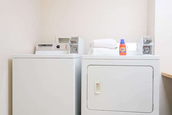  - Super 8 Hotel Sheldon