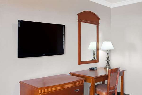  - Super 8 Hotel Hollywood