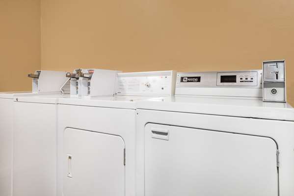 Amenities - Days Inn Show Low