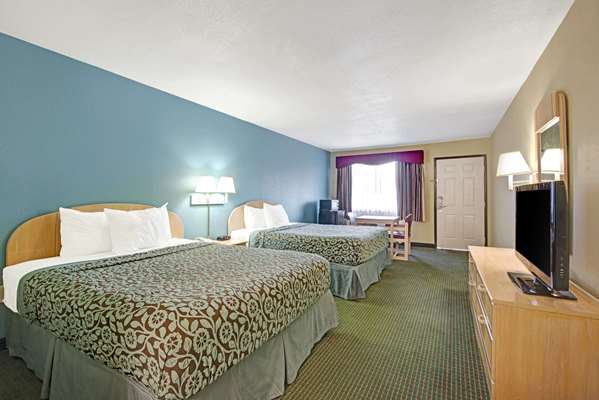  - Days Inn Fiesta Park San Antonio - I-10, Exit 559