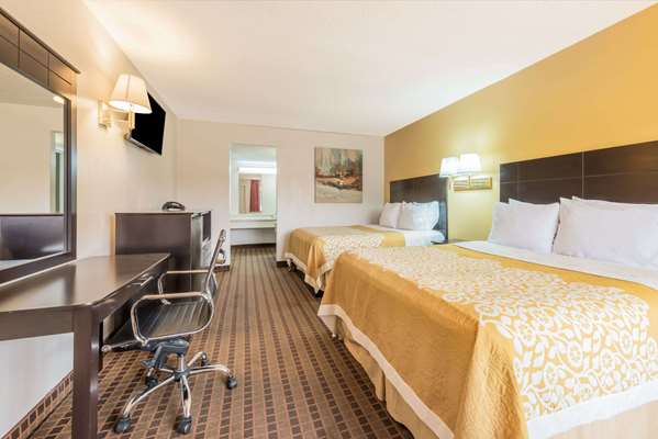  - Days Inn South Fort Worth - I-35, Exit 46B