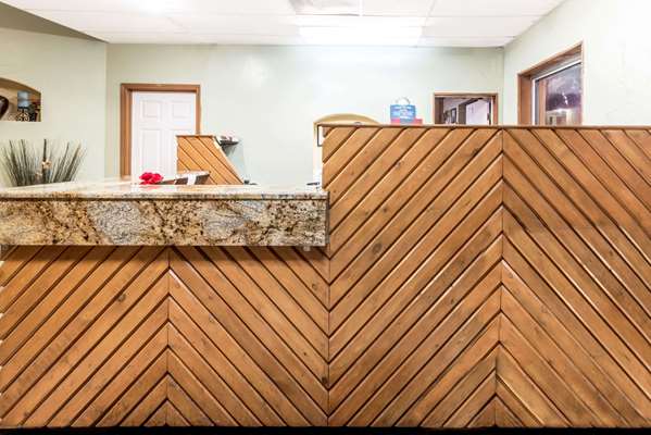  - Days Inn South Fort Worth - I-35, Exit 46B