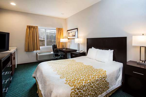 Suite - Days Inn North Aurora Seattle