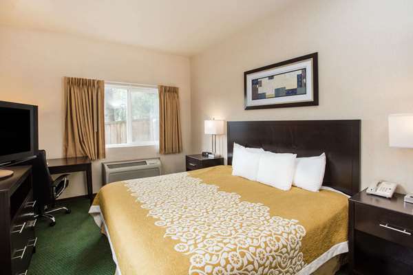 Suite - Days Inn North Aurora Seattle