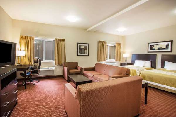 Suite - Days Inn North Aurora Seattle