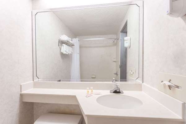  - Days Inn Lexington - I-64 & I-75, Exit 113