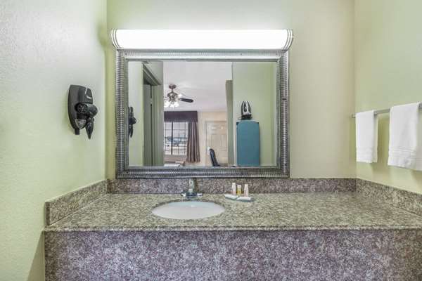  - Days Inn Rayville - I-20, Exit 138