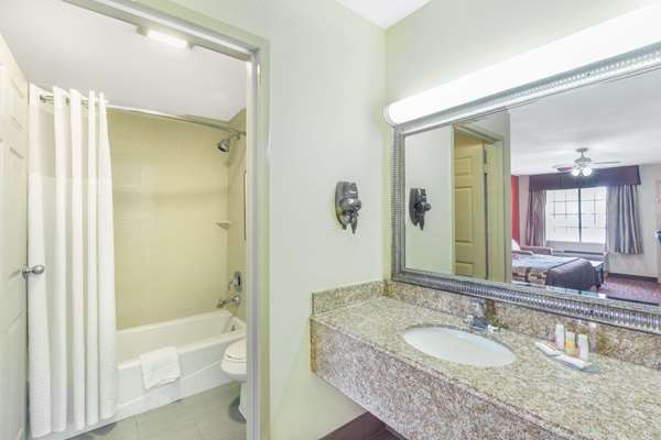  - Days Inn Rayville - I-20, Exit 138