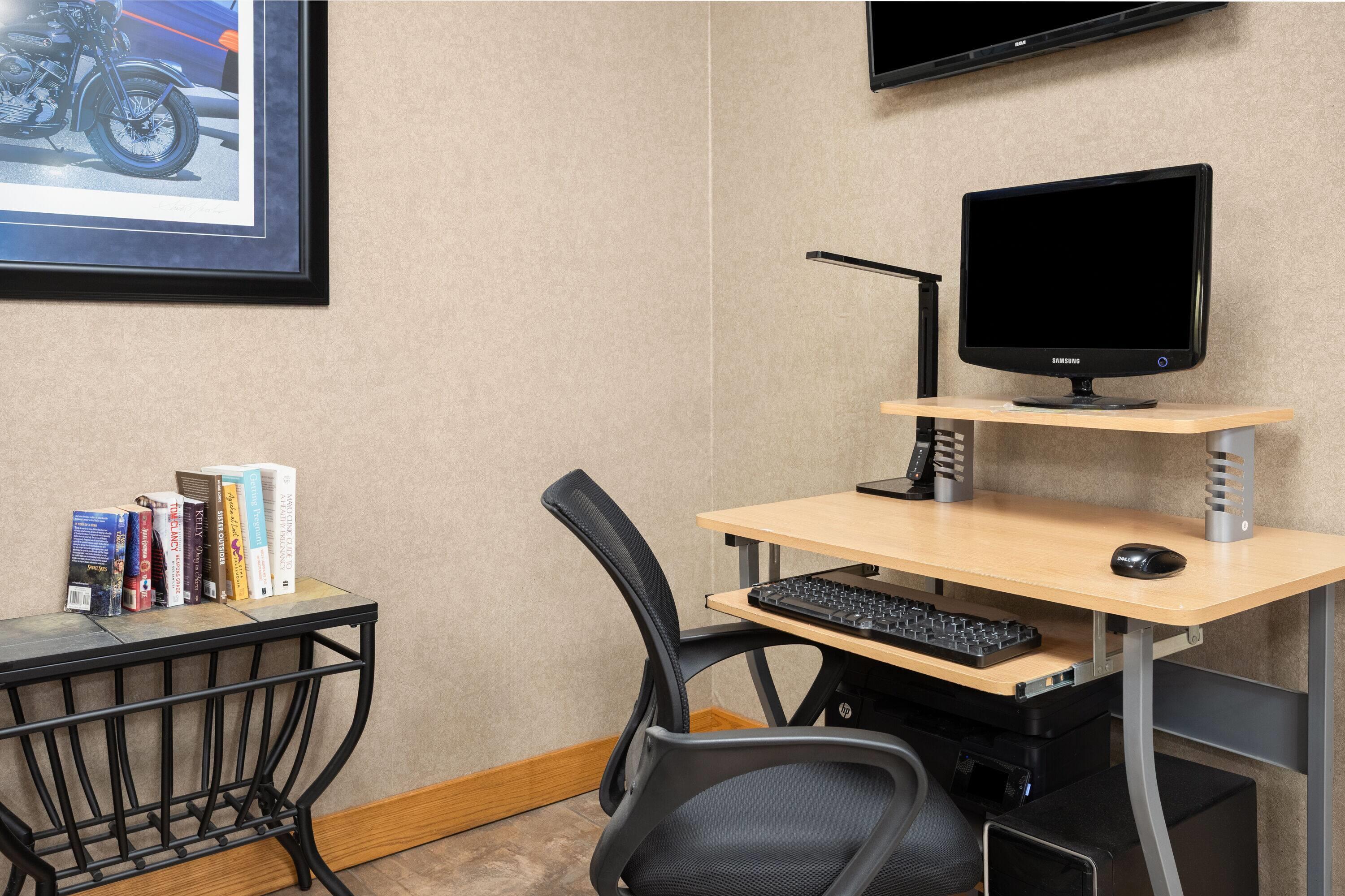 Business Center | Days Inn by Wyndham Spearfish