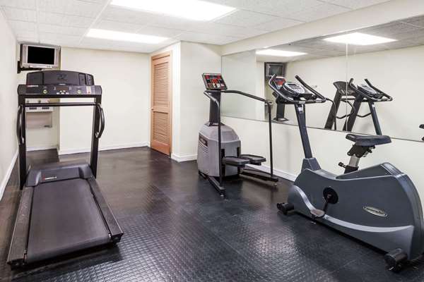 Fitness/ Exercise Room - Days Inn DFW Airport Irving