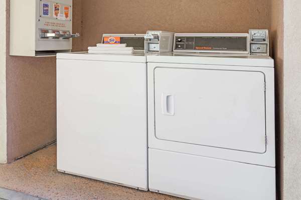  - Days Inn DFW Airport Irving