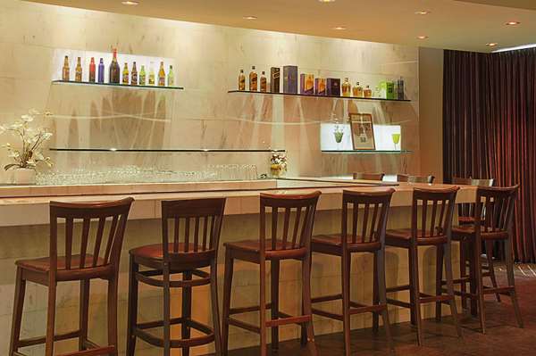 Bar - Ramada Hotel Wilshire Center Los Angeles