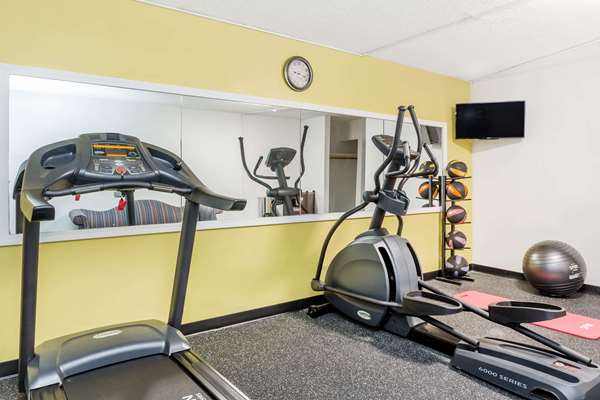 Fitness/ Exercise Room - Days Inn Hendersonville - I-26, Exit 49